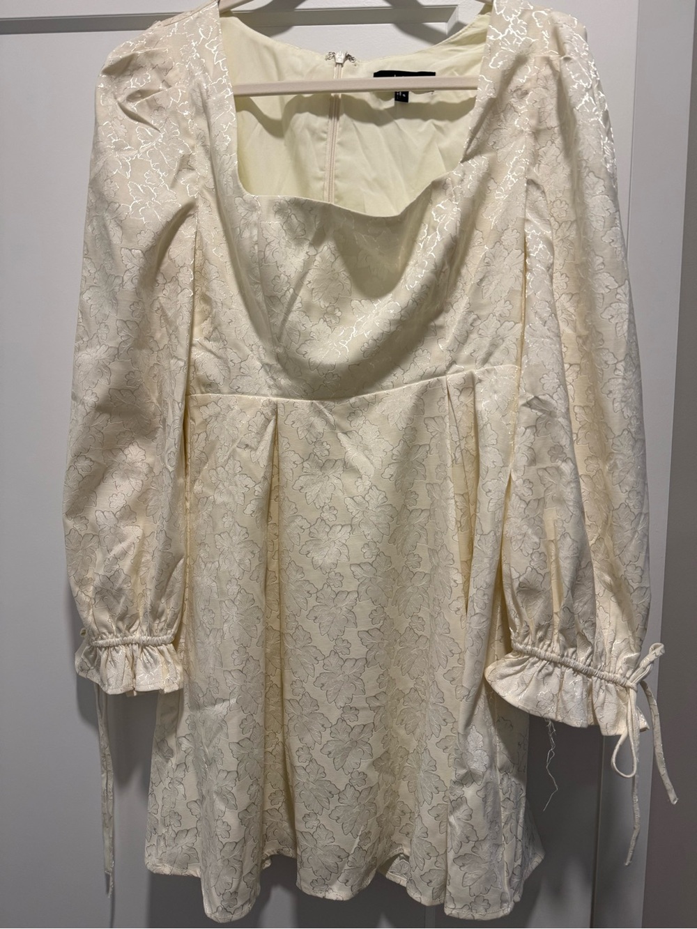 Lulu's Cream Floral Jacquard Cowl-Neck Dress with Puff Sleeves